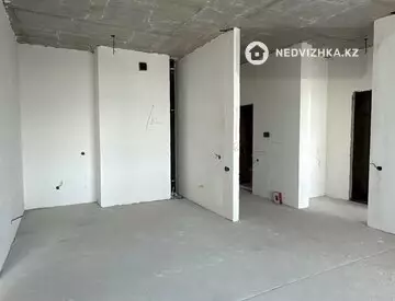 3-комнатная квартира, этаж 9 из 9, 86 м², миниатюра 3