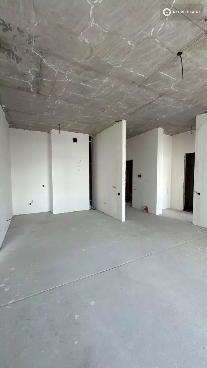 3-комнатная квартира, этаж 9 из 9, 86 м², фотография 3