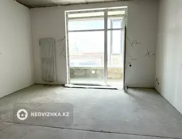 3-комнатная квартира, этаж 9 из 9, 86 м², миниатюра 4