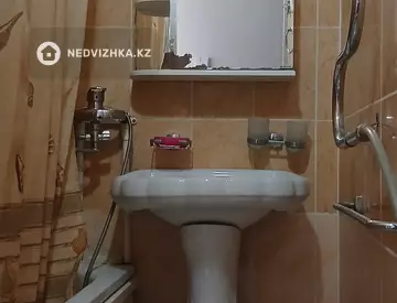 2-комнатная квартира, этаж 1 из 5, 48 м², миниатюра 11