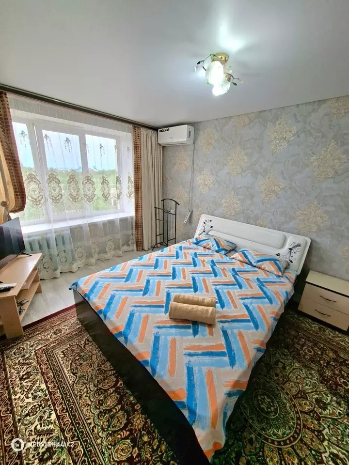 1-комнатная квартира, этаж 4 из 5, 40 м², Посуточно