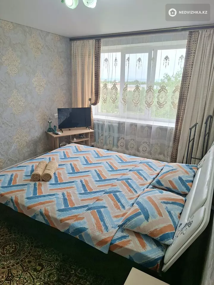 1-комнатная квартира, этаж 4 из 5, 40 м², Посуточно, фотография 2