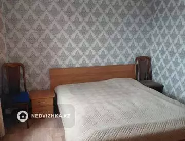 4-комнатная квартира, этаж 4 из 5, 5 м²
