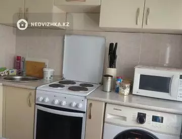 4-комнатная квартира, этаж 4 из 5, 5 м²