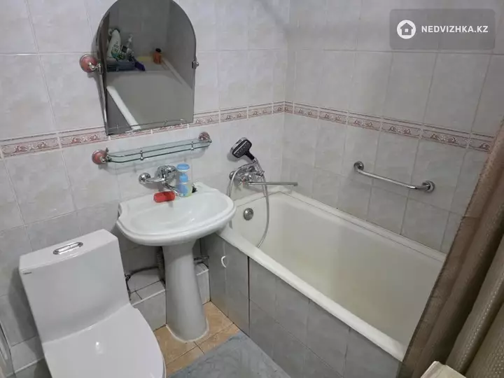 1-комнатная квартира, этаж 4 из 9, 40 м², На длительный срок, фотография 5