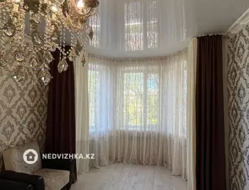3-комнатная квартира, этаж 3 из 3, 72 м², миниатюра 1