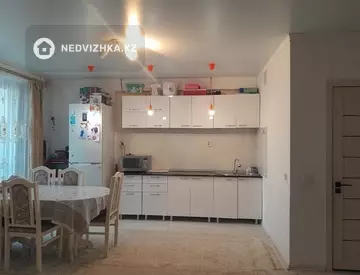 2-комнатная квартира, этаж 2 из 10, 47 м², миниатюра 1