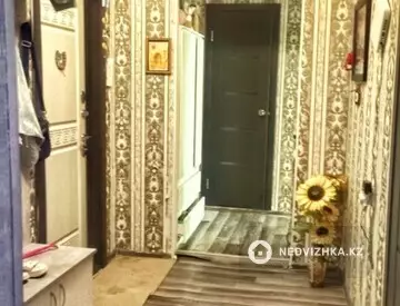 2-комнатная квартира, этаж 9 из 10, 52 м², миниатюра 2