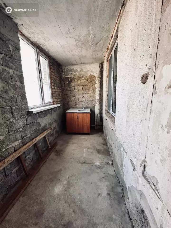 2-комнатная квартира, этаж 1 из 5, 48 м², фотография 2