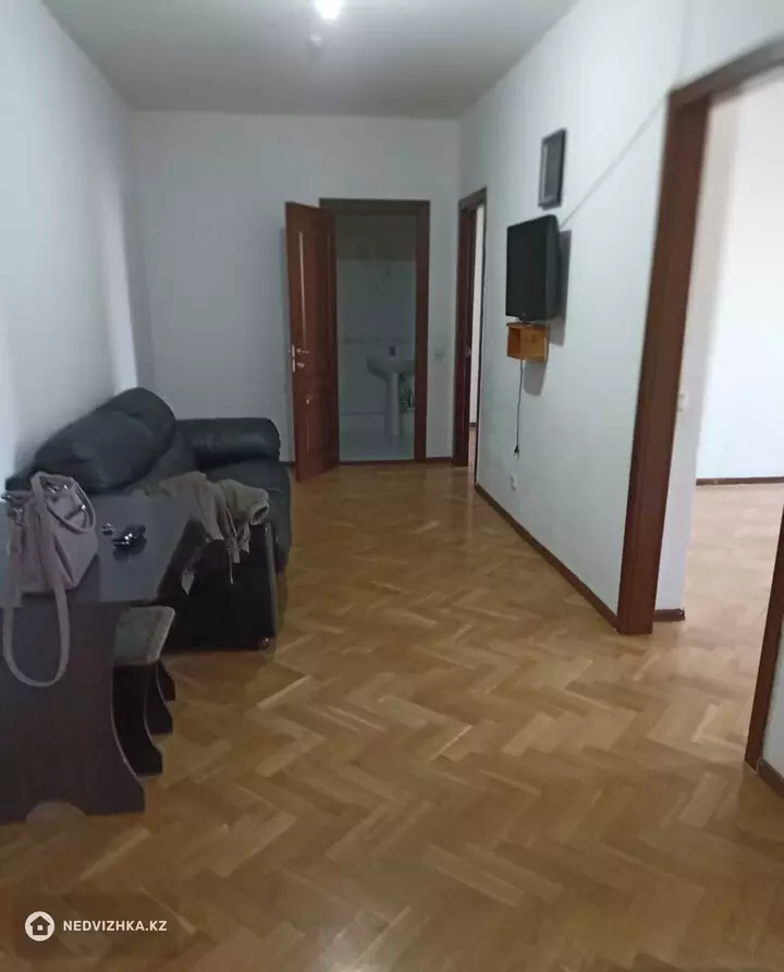 2-комнатная квартира, этаж 10 из 12, 72 м²