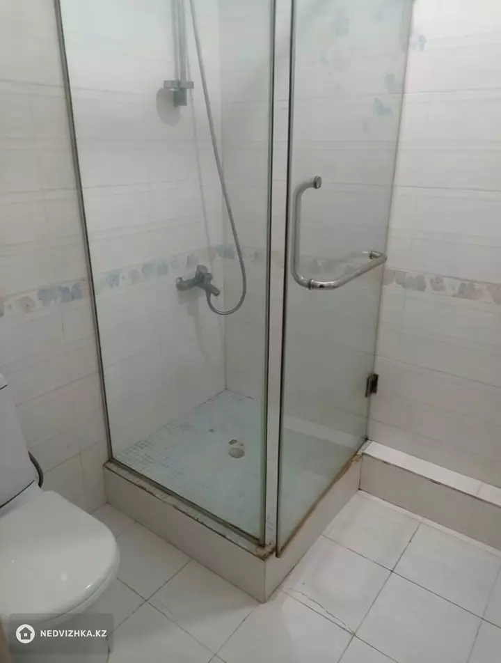 2-комнатная квартира, этаж 10 из 12, 72 м², фотография 3