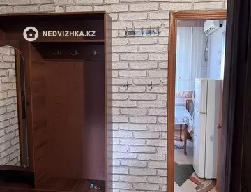 1-комнатная квартира, этаж 9 из 9, 38 м², На длительный срок, миниатюра 2