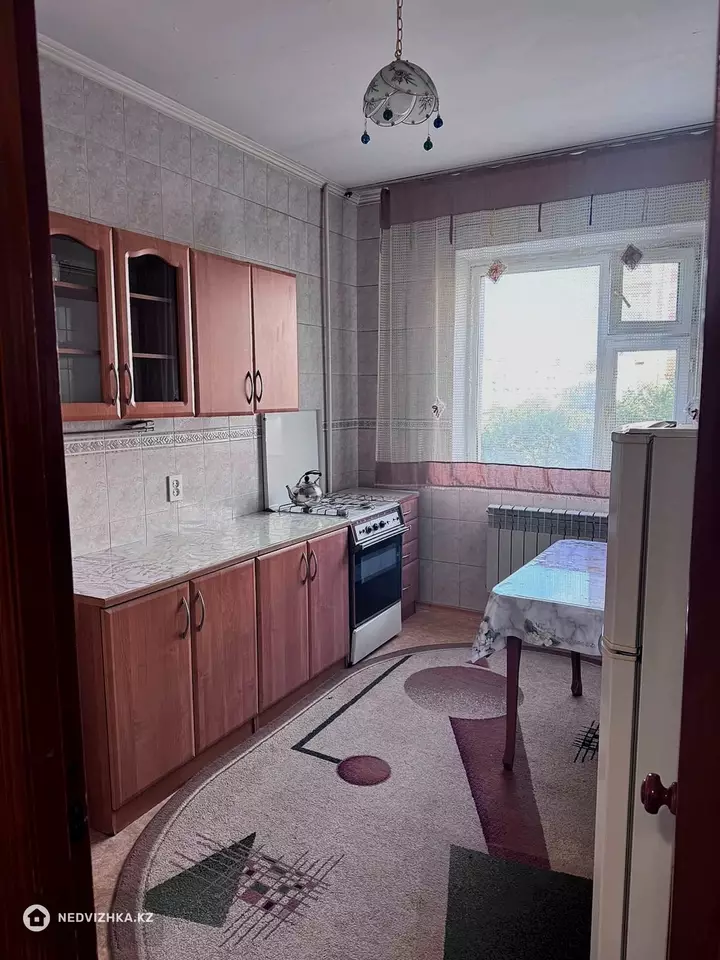 1-комнатная квартира, этаж 9 из 9, 38 м², На длительный срок