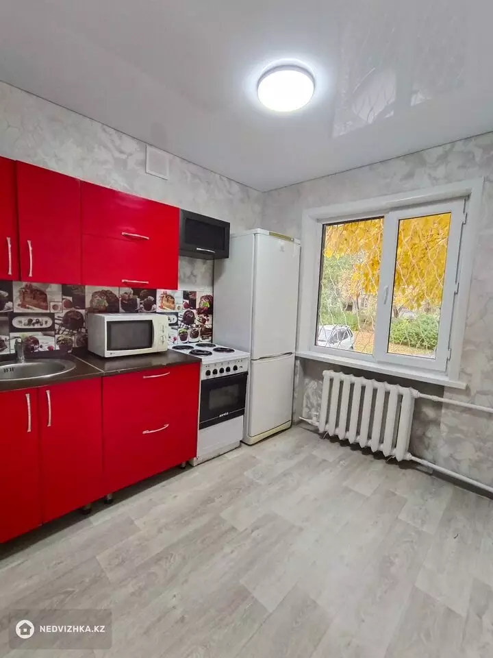 1-комнатная квартира, этаж 1 из 5, 32 м², фотография 2