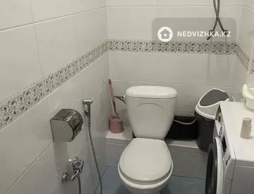 2-комнатная квартира, этаж 2 из 5, 66 м², миниатюра 2