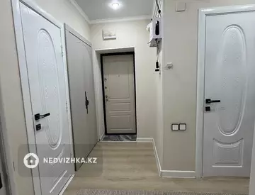 2-комнатная квартира, этаж 1 из 4, 60 м², миниатюра 2