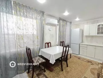 4-комнатная квартира, этаж 3 из 5, 80 м², миниатюра 1