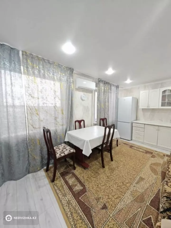 4-комнатная квартира, этаж 3 из 5, 80 м²