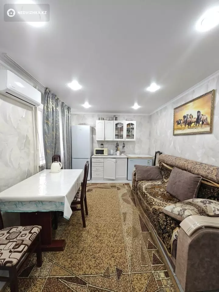 4-комнатная квартира, этаж 3 из 5, 80 м², фотография 2