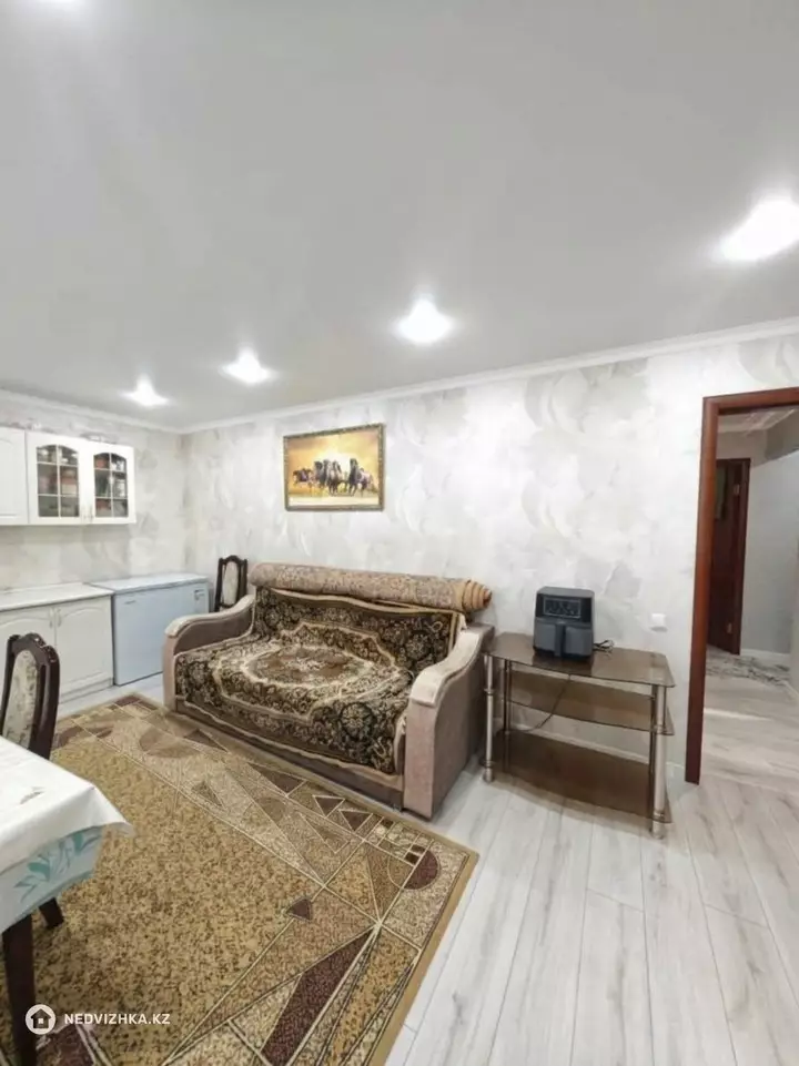4-комнатная квартира, этаж 3 из 5, 80 м², фотография 3