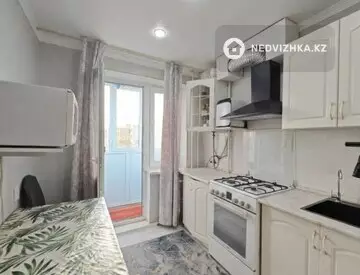 4-комнатная квартира, этаж 3 из 5, 80 м², миниатюра 8