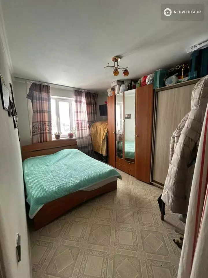 2-комнатная квартира, этаж 1 из 10, 60 м², фотография 3