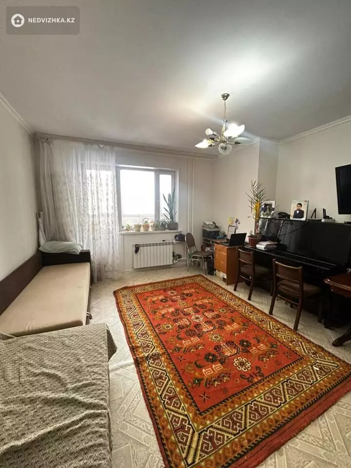 2-комнатная квартира, этаж 1 из 10, 60 м², фотография 2