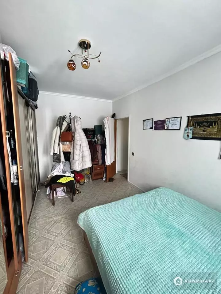 2-комнатная квартира, этаж 1 из 10, 60 м², фотография 4