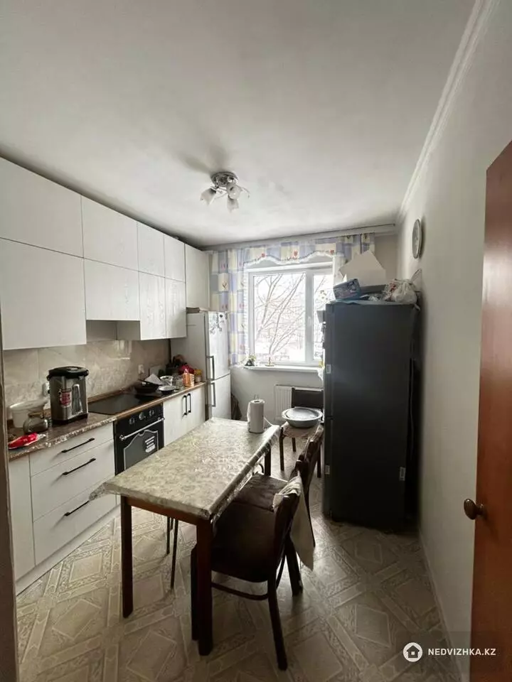 2-комнатная квартира, этаж 1 из 10, 60 м², фотография 5