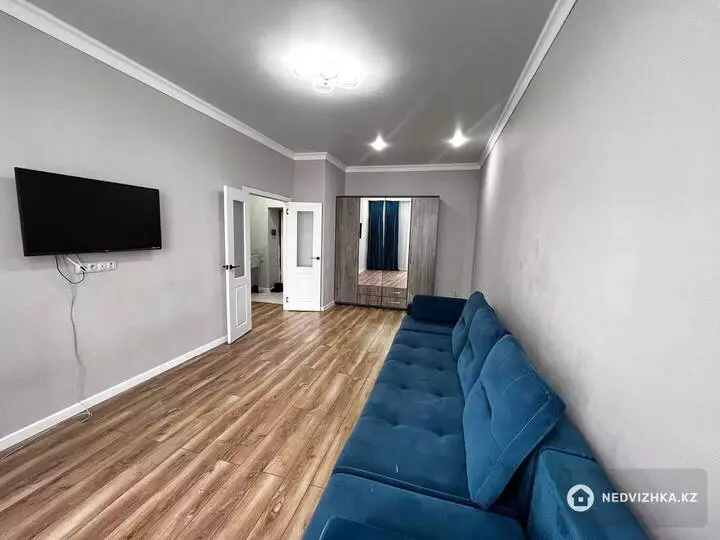 1-комнатная квартира, этаж 10 из 10, 45 м²