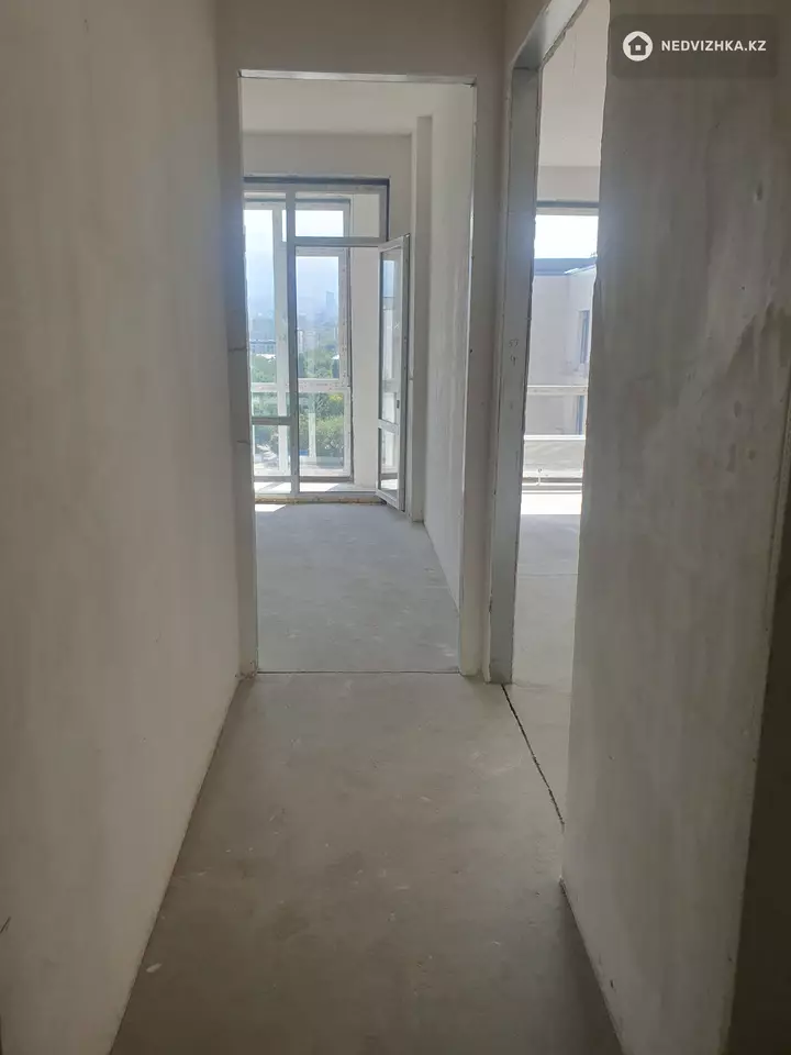 2-комнатная квартира, этаж 12 из 12, 48 м², фотография 3