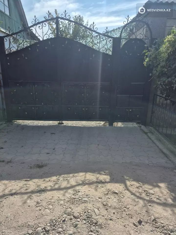 5-комнатный дом, 6 соток, 200 м², фотография 2