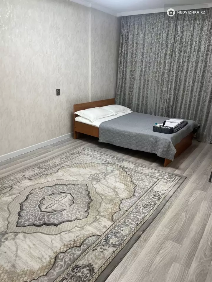1-комнатная квартира, этаж 2 из 5, 40 м², Посуточно, фотография 4