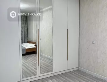 1-комнатная квартира, этаж 2 из 5, 40 м², Посуточно, миниатюра 6