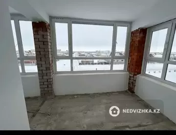 3-комнатная квартира, этаж 4 из 4, 81 м², миниатюра 3