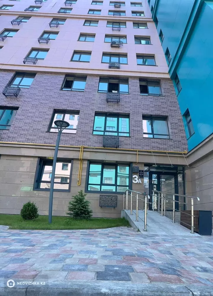 3-комнатная квартира, этаж 3 из 9, 100 м², 2-фотосурет