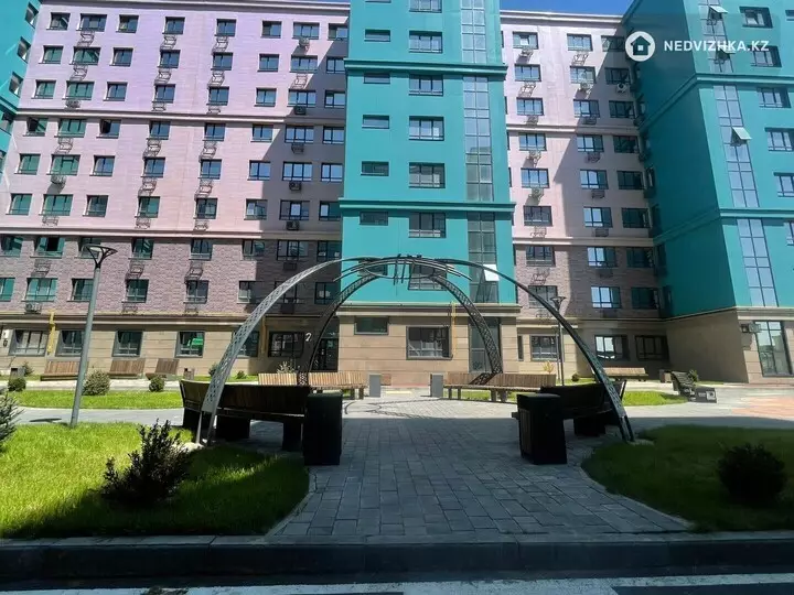 3-комнатная квартира, этаж 3 из 9, 100 м², 3-фотосурет