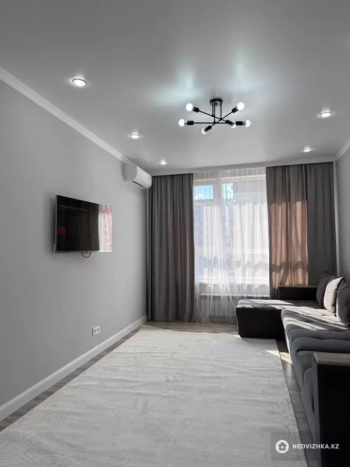 2-комнатная квартира, этаж 4 из 9, 65 м², На длительный срок, фотография 2