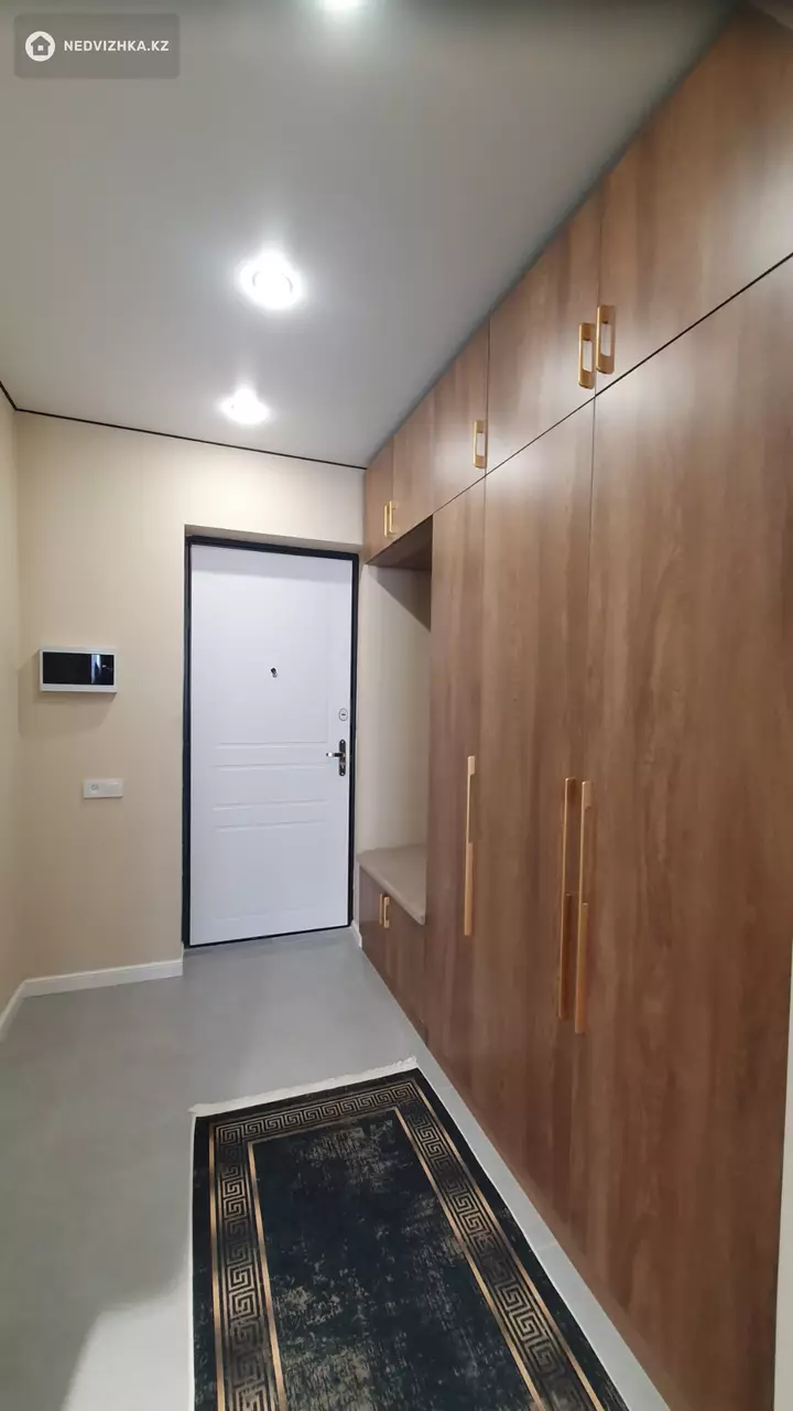 1-комнатная квартира, этаж 5 из 9, 32 м², На длительный срок, фотография 2