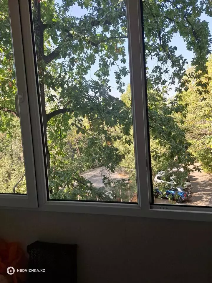 3-комнатная квартира, этаж 3 из 4, 63 м², фотография 3