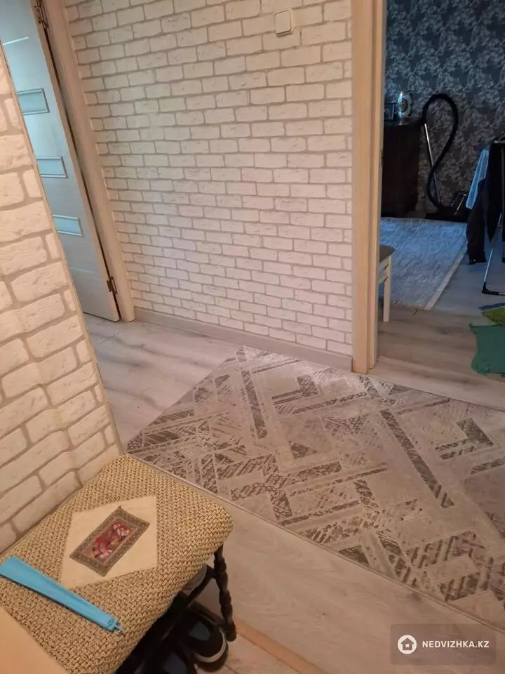3-комнатная квартира, этаж 3 из 4, 63 м², фотография 4
