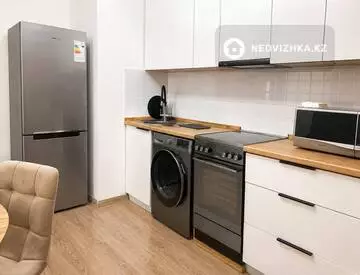 1-комнатная квартира, этаж 5 из 22, 38 м², Посуточно, миниатюра 10