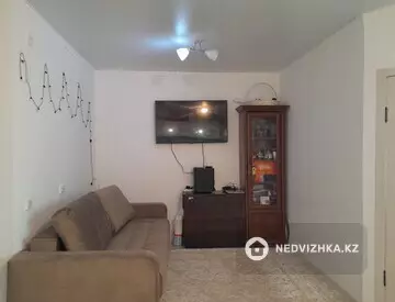 2-комнатная квартира, этаж 2 из 10, 47 м², миниатюра 3