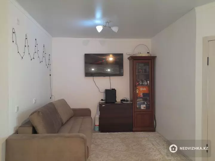 2-комнатная квартира, этаж 2 из 10, 47 м², фотография 3
