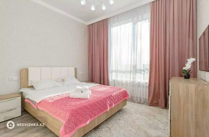 2-комнатная квартира, этаж 5 из 10, 55 м², Посуточно, фотография 2