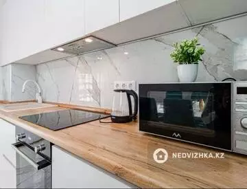 2-бөлмелі пәтер, қабат 5 барлық қабат саны 10, 55 м², Посуточно, 5-нобай