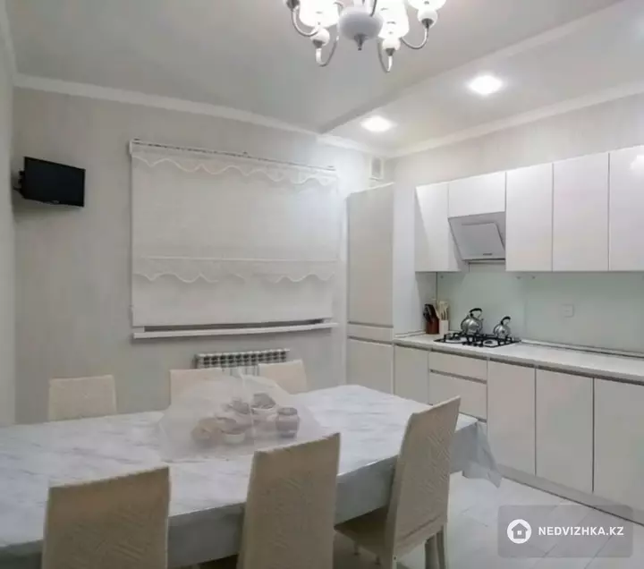 4-комнатный дом, 10 соток, 140 м²
