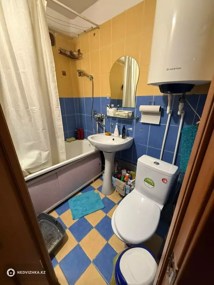 3-комнатная квартира, этаж 3 из 5, 60 м², фотография 4