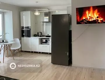 1-комнатная квартира, этаж 5 из 9, 40 м², Посуточно, миниатюра 3