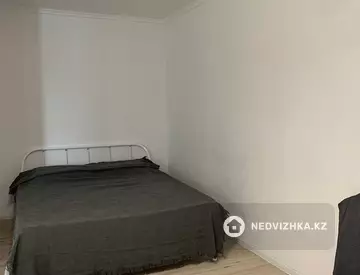 1-комнатная квартира, этаж 5 из 9, 40 м², Посуточно, миниатюра 4